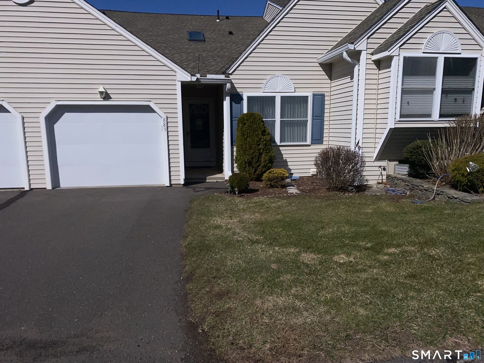Property Photo:  885 Glacier Way 885  CT 06489 