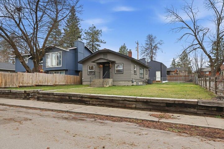 Property Photo:  3219 E 36th Ave  WA 99223 