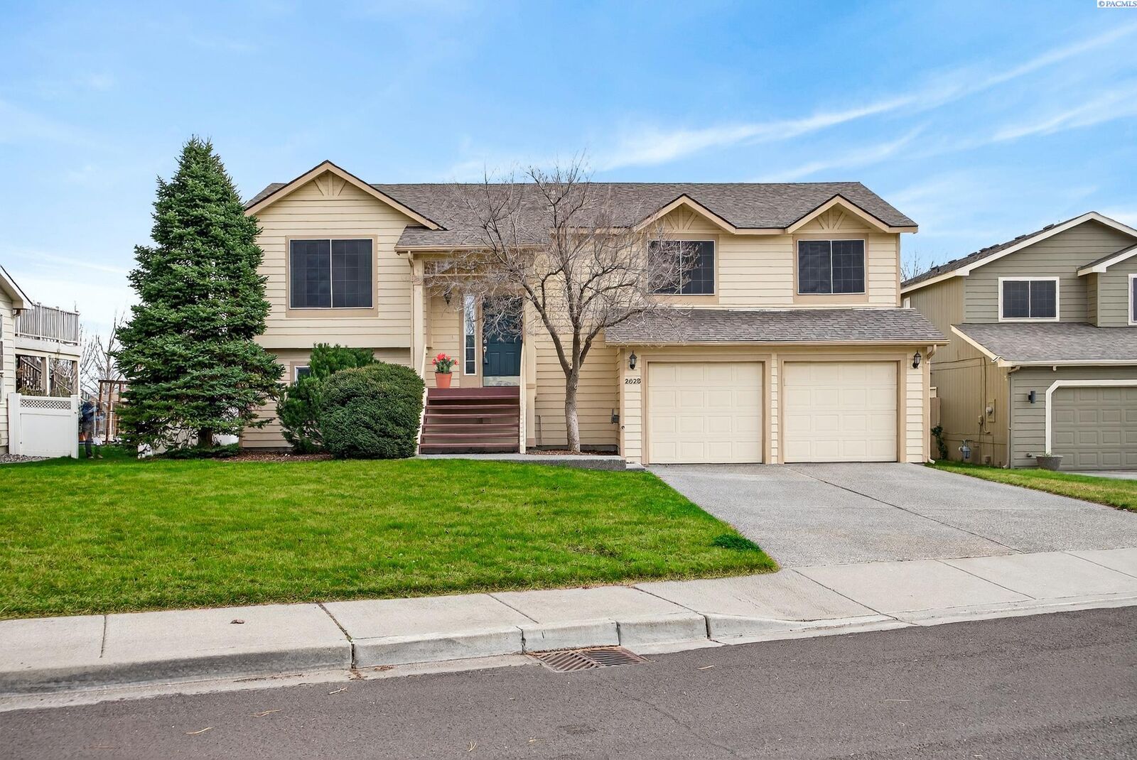 Property Photo:  2628 Scottsdale Pl  WA 99354 