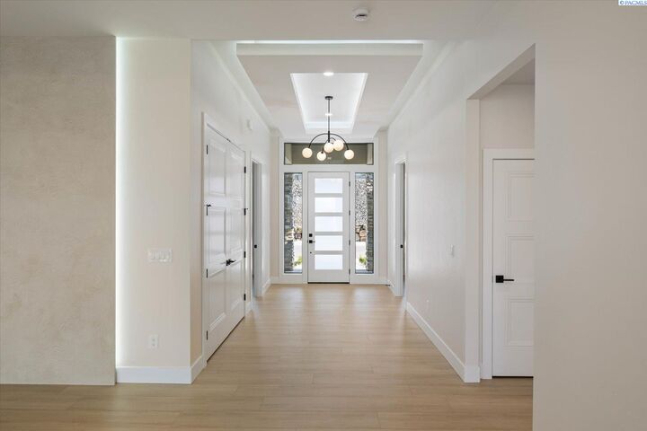 Property Photo:  7505 W 23rd Ave  WA 99337 