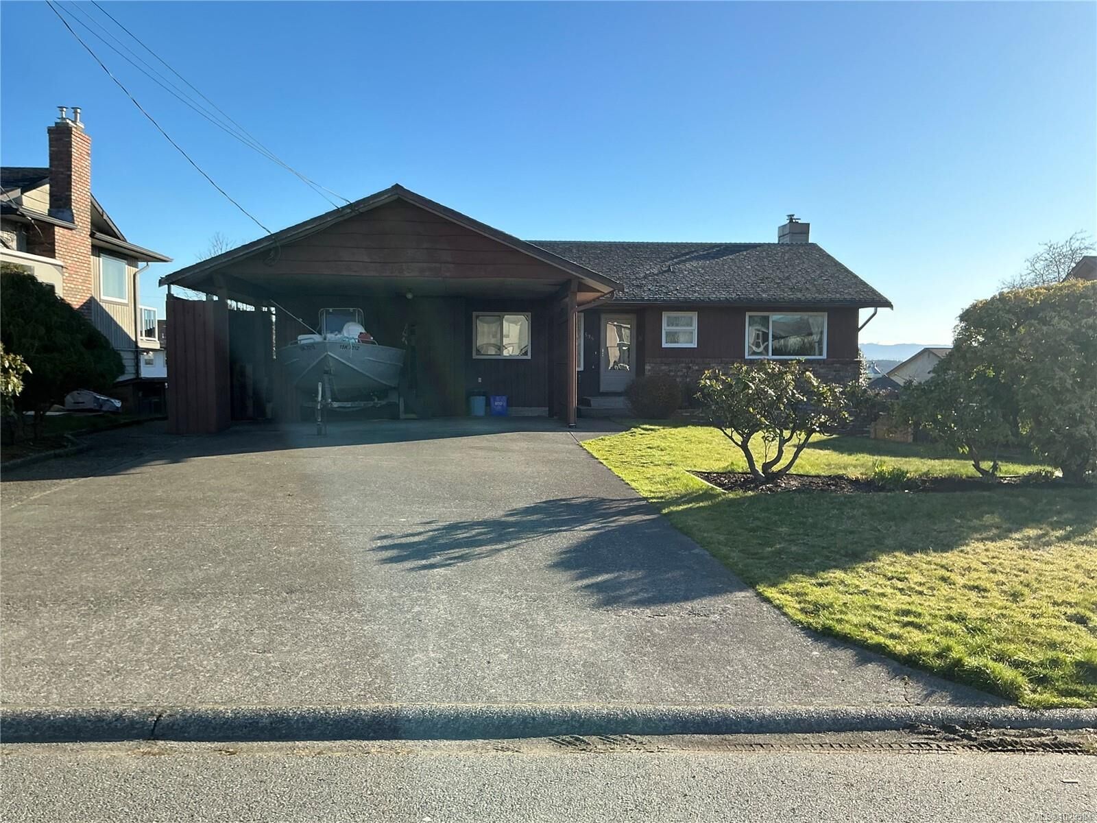 Property Photo: 535 Birch St S BC V9W 6A7