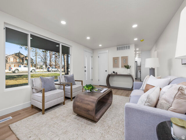 Property Photo: 11354 S Temple Dr UT 84095