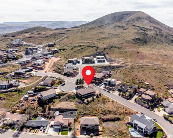 Property Photo:  2541 W Spilsbury Ct  UT 84737 