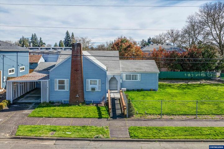 Property Photo:  111 Madison St NE  OR 97321 