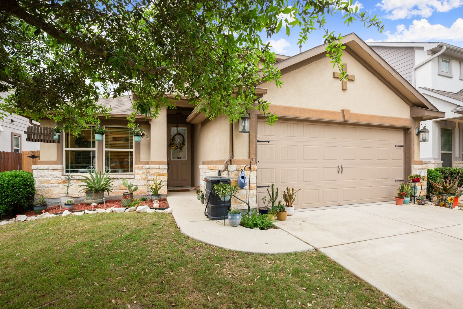 Property Photo:  210 Wincliff Drive  TX 78610 