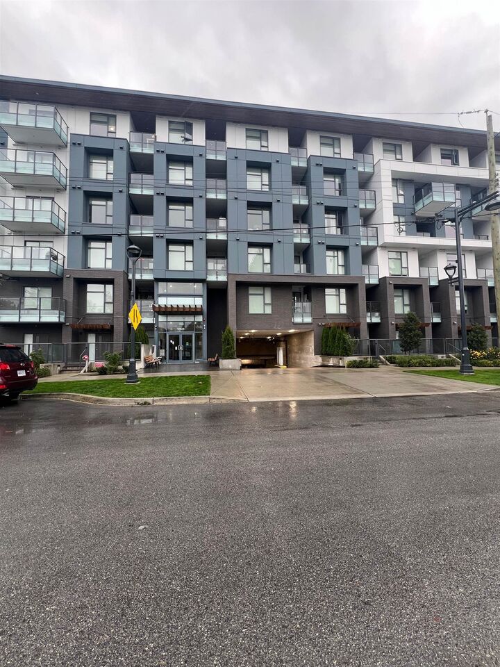 Property Photo: 10828 139A Street 608 BC V3R 0H3