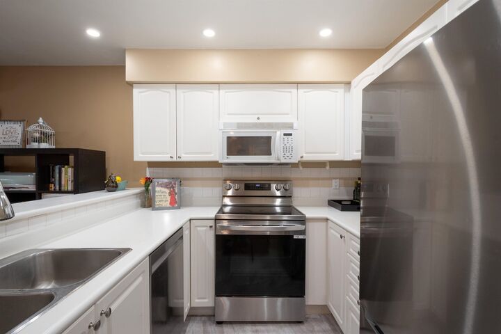 Property Photo:  65 Foxwood Drive 20  BC V3H 4Z5 