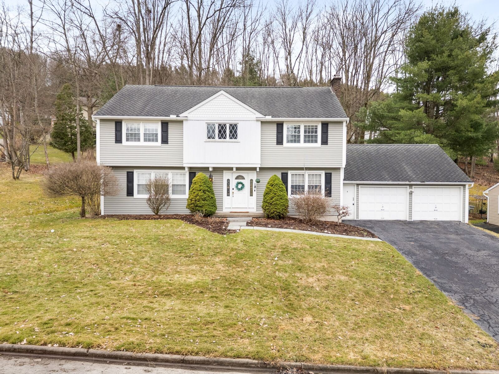 Property Photo:  3108 Sarasota Avenue  NY 13850 