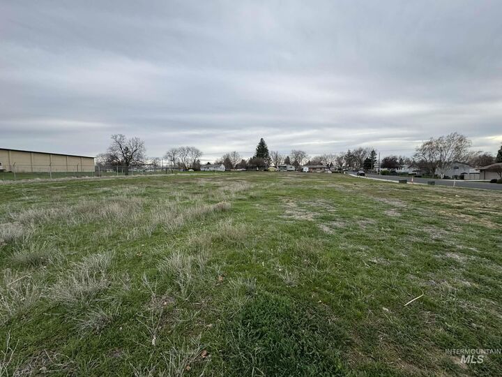 Property Photo:  Tbd Blk 1, Lot 3 6th St  ID 83501 