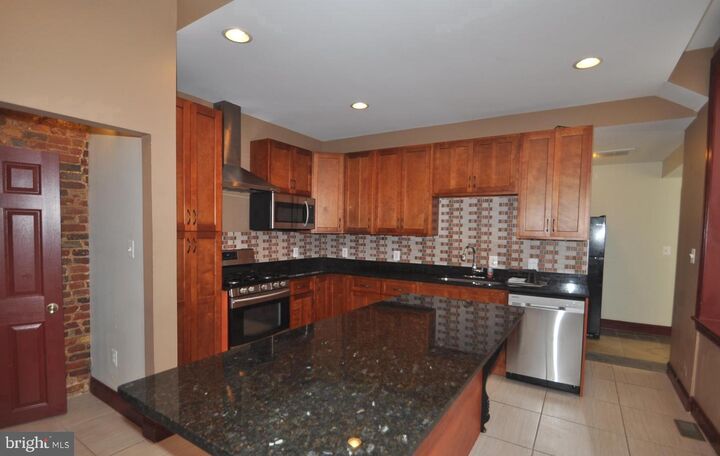 Property Photo:  804 Hollins Street 1  MD 21201 