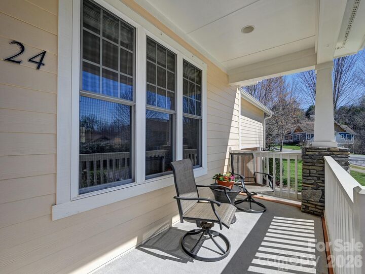 Property Photo:  24 Creekside View Drive  NC 28804 