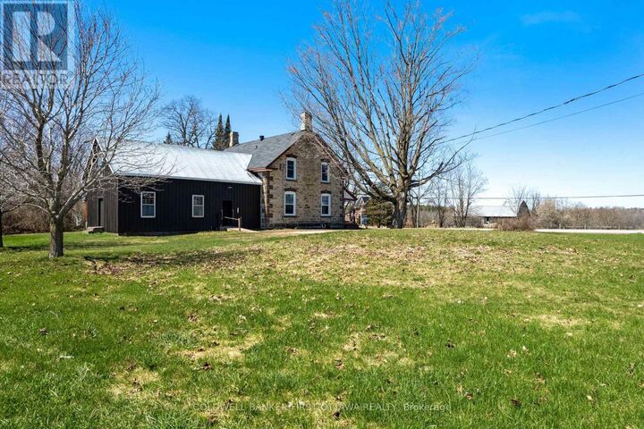 Photo de la propriété:  2061 Christie Lake Road  ON K7H 3C6 