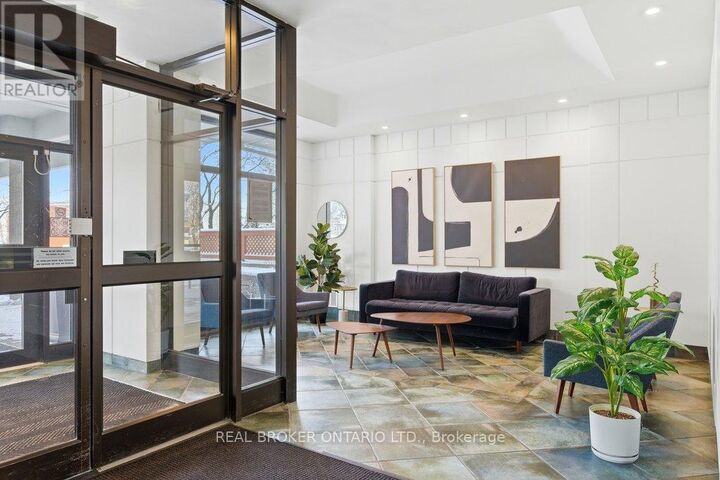 Property Photo:  40 Landry Street 1613  ON K1L 8K4 