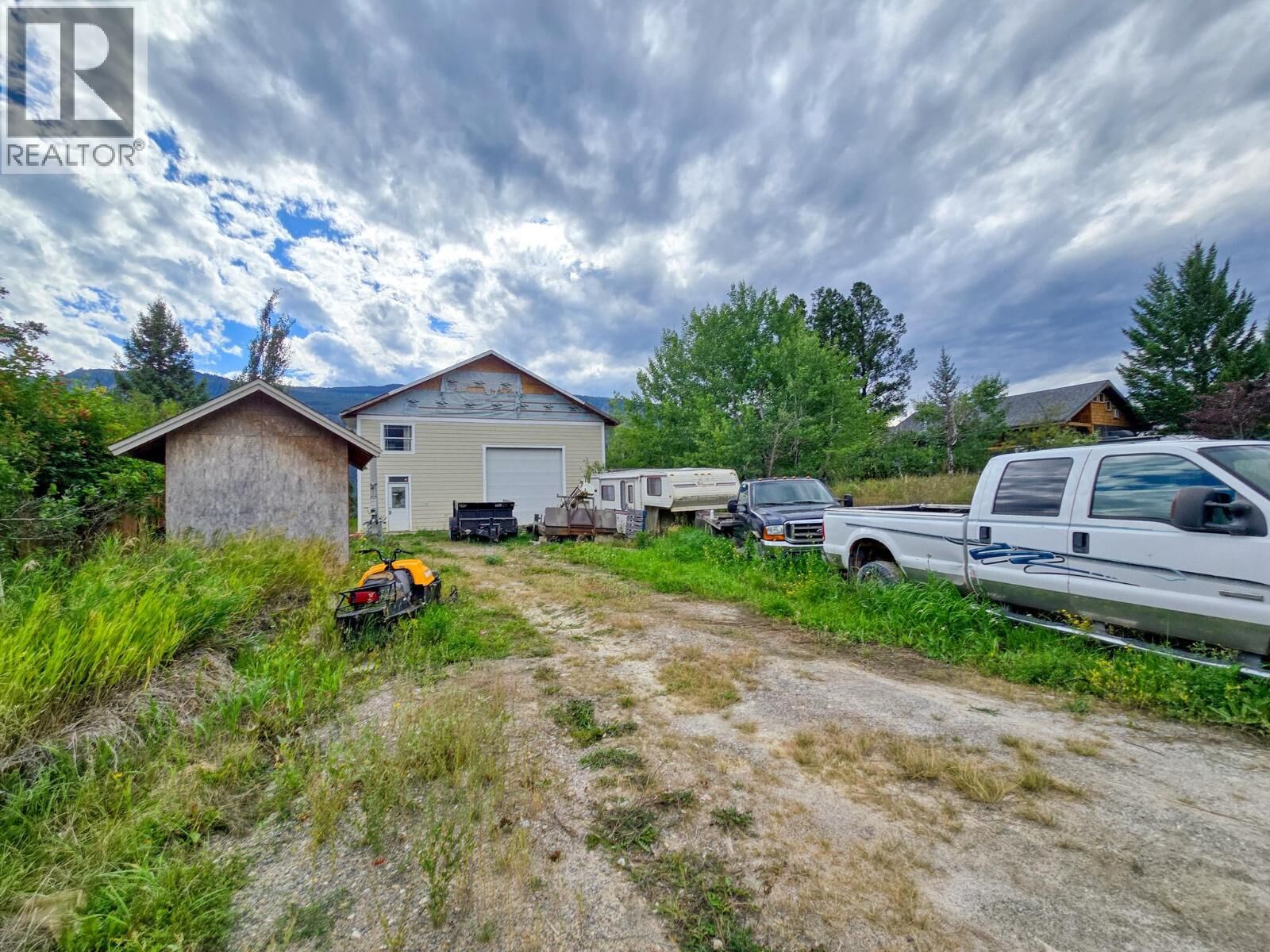 Property Photo: 4772 Crescentwood Drive BC V0A 1E0
