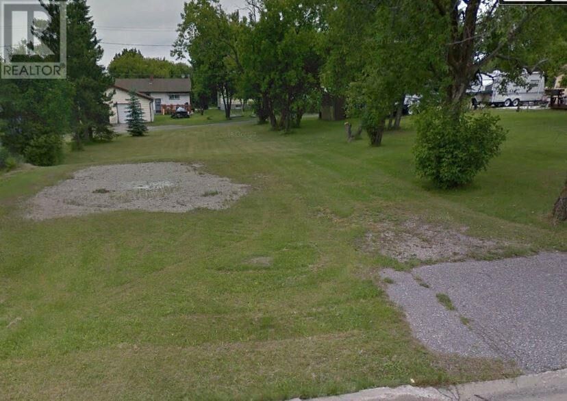 Property Photo:  235 Florence St  ON P8N 2S1 