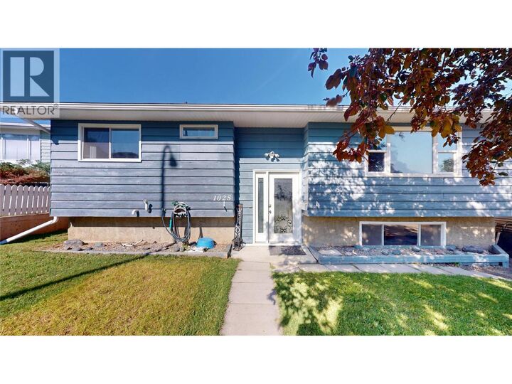 1025 18th Avenue South — photo 1
