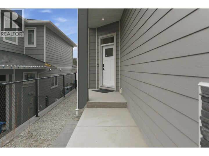 Photo de la propriété:  3355 Hawks Crescent  BC V4T 0A7 