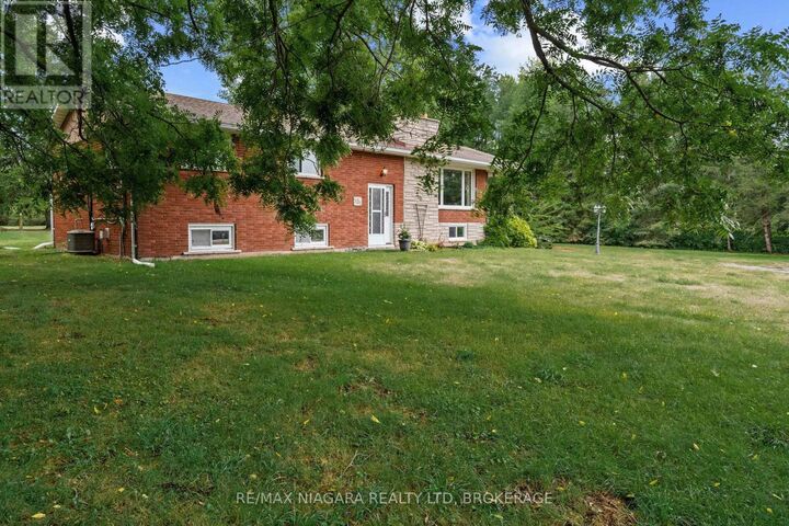 Property Photo: 594 Doans Ridge Road ON L3B 5N7