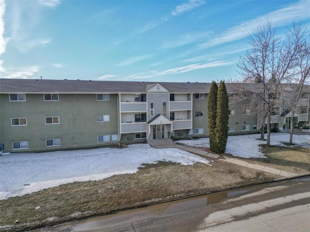 Property Photo:  1510 20th Street  MB R7B 2M6 