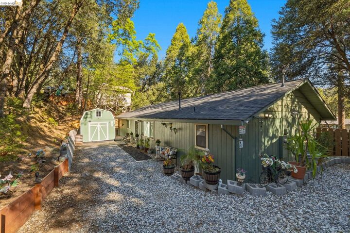 Property Photo:  21999 Fallview  CA 95370 