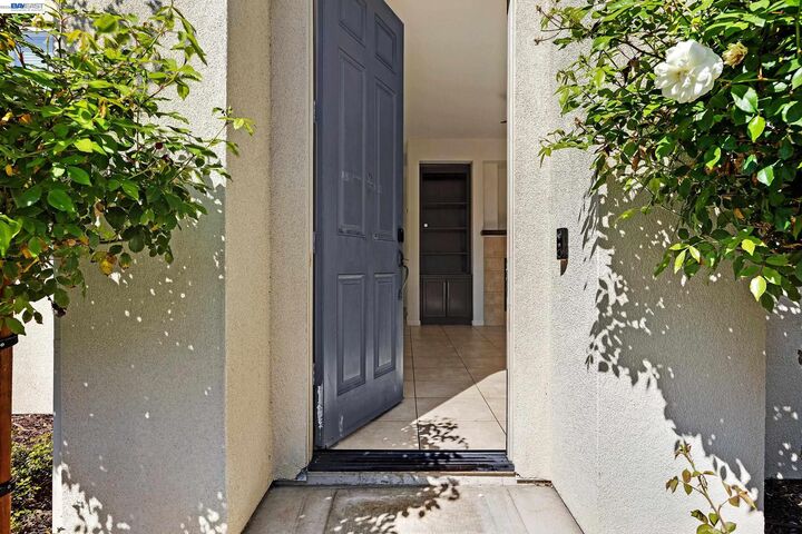 Property Photo:  576 Herb White Way  CA 94565 