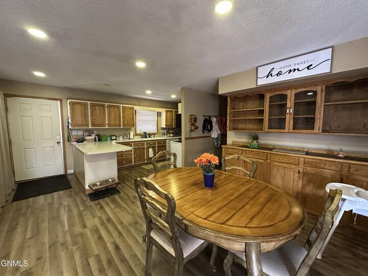 Property Photo:  306 5th Avenue NE  ND 58545 