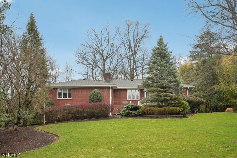 Property Photo:  27 Oak Pl  NJ 07006 