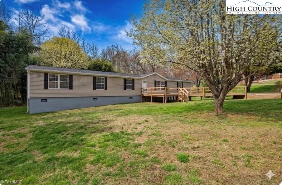 Property Photo: 248 Mulberry Park Road NC 28659