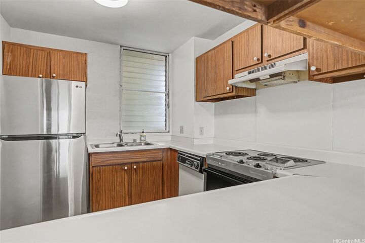 Property Photo:  1160 Ala Napunani Street 1806  HI 96818 