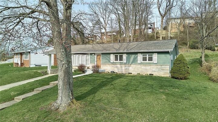 Property Photo:  1218 Lyndale Drive  WV 25314 