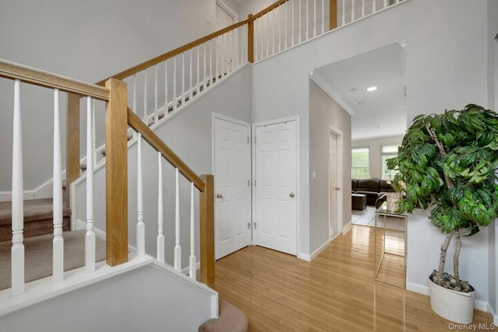 Property Photo:  33 Valimar Boulevard  NY 10603 