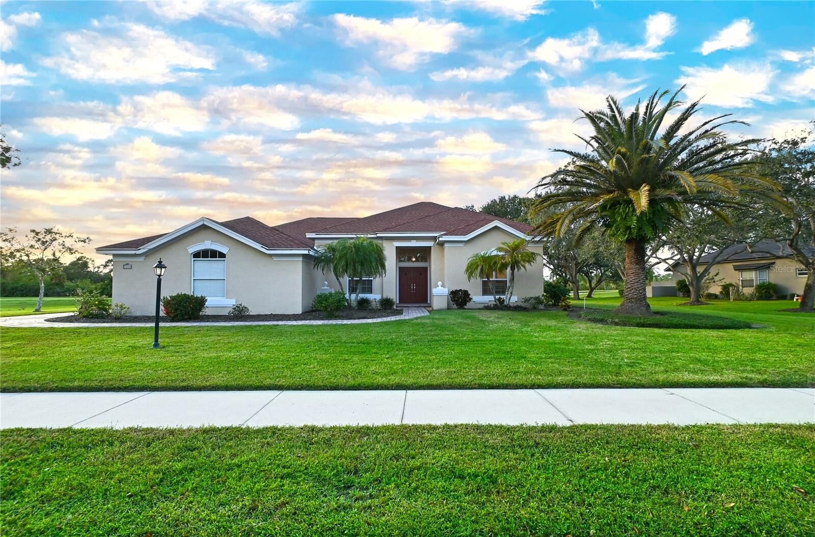 Property Photo:  7468 Myrica Drive  FL 34241 
