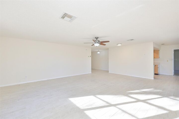 Property Photo:  2321 Lancaster Drive  FL 33573 
