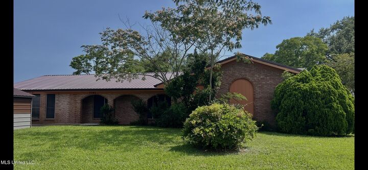 Property Photo: 2285 Harkness Court MS 39532