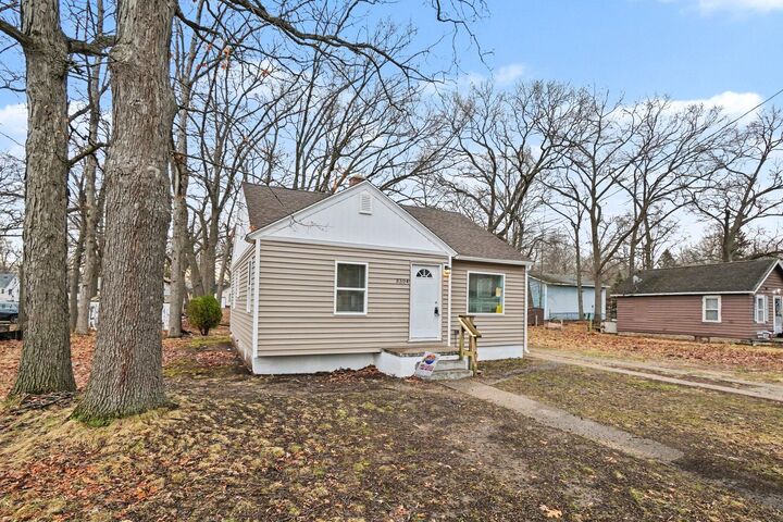 Property Photo:  3304 Waalkes Street  MI 49444 