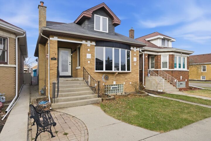 Property Photo: 7825 W Cressett Drive IL 60707