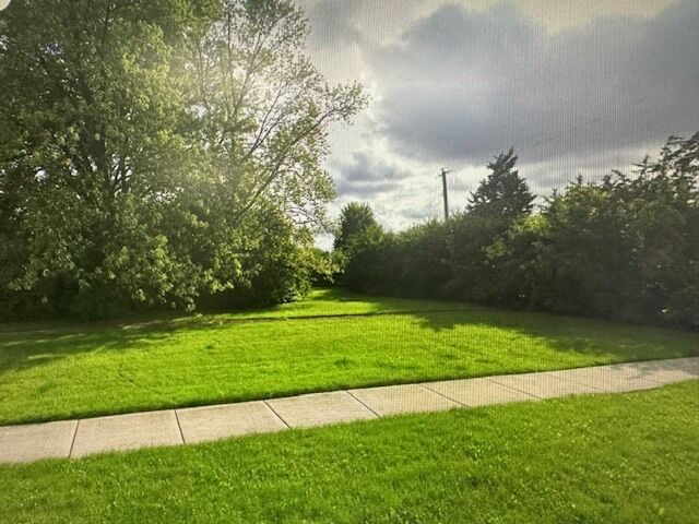Property Photo:  429 W Army Trail Road  IL 60101 