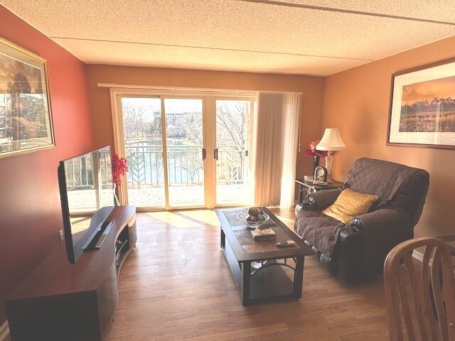 Property Photo:  3850 W Bryn Mawr Avenue 301  IL 60659 