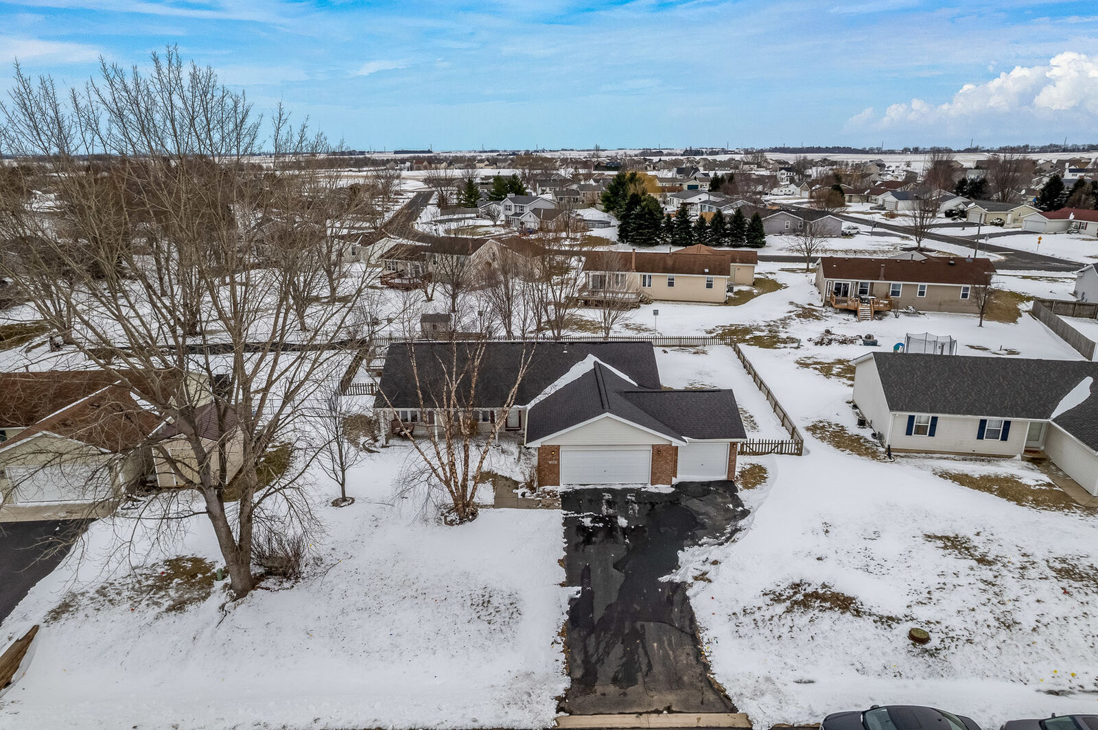 Property Photo:  136 Harvest Glenn Drive  IL 61020 