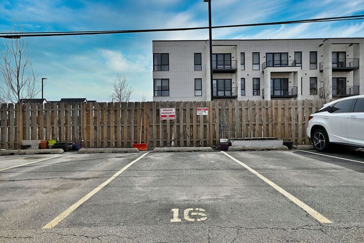 Property Photo:  3009 Paris Avenue 302  IL 60171 