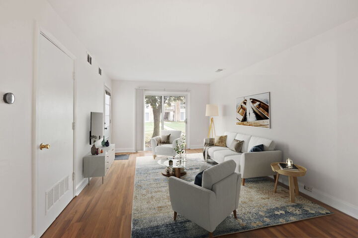 Property Photo: 1975 Kenilworth Circle B IL 60169