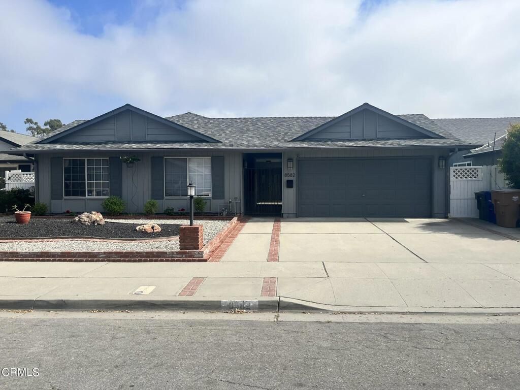 Property Photo:  8582 Hollister Street  CA 93004 