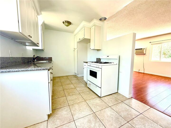 Property Photo:  414 Mariposa Avenue F  CA 91024 