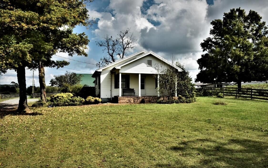 Property Photo:  3833 Spring Place Road SE  TN 37323 