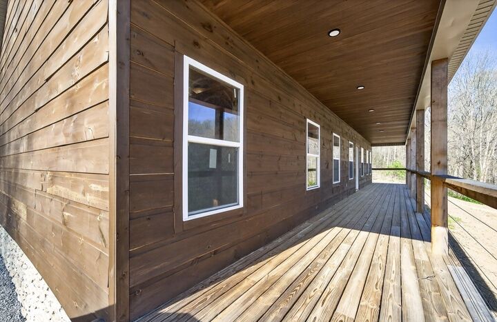 Property Photo:  190 Park Dr  TN 38582 