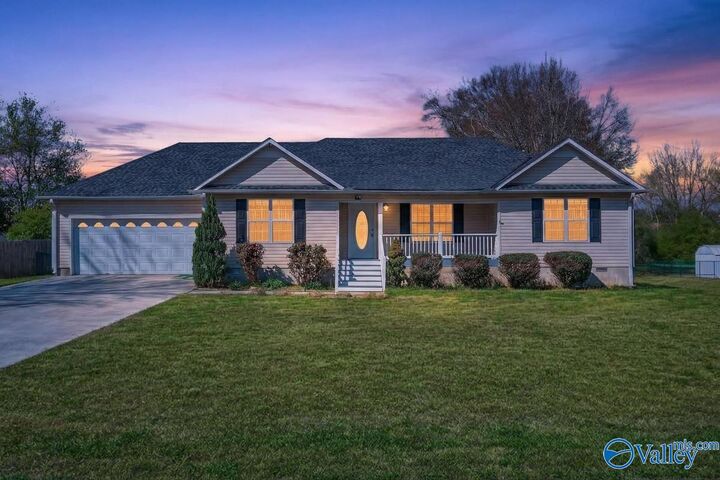 Property Photo: 140 Land Circle AL 35950