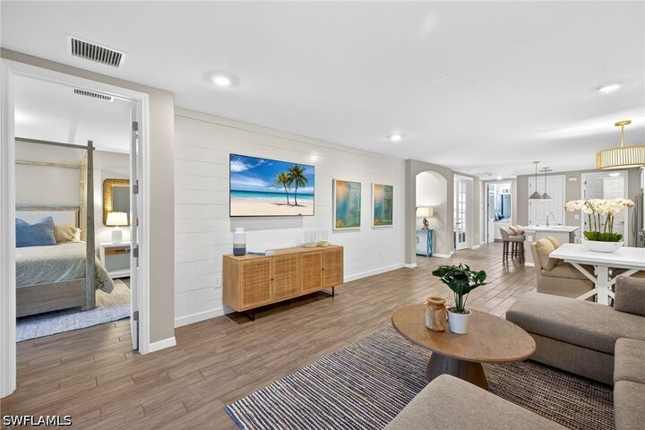 Property Photo: 14567 Edgewater Circle FL 34114