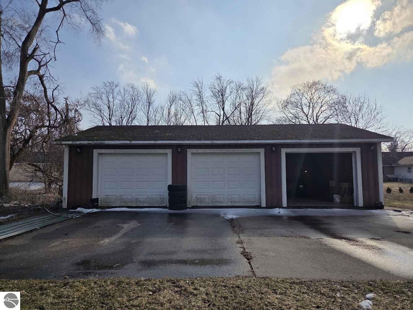 Property Photo: 105 Jefferson Street MI 48618