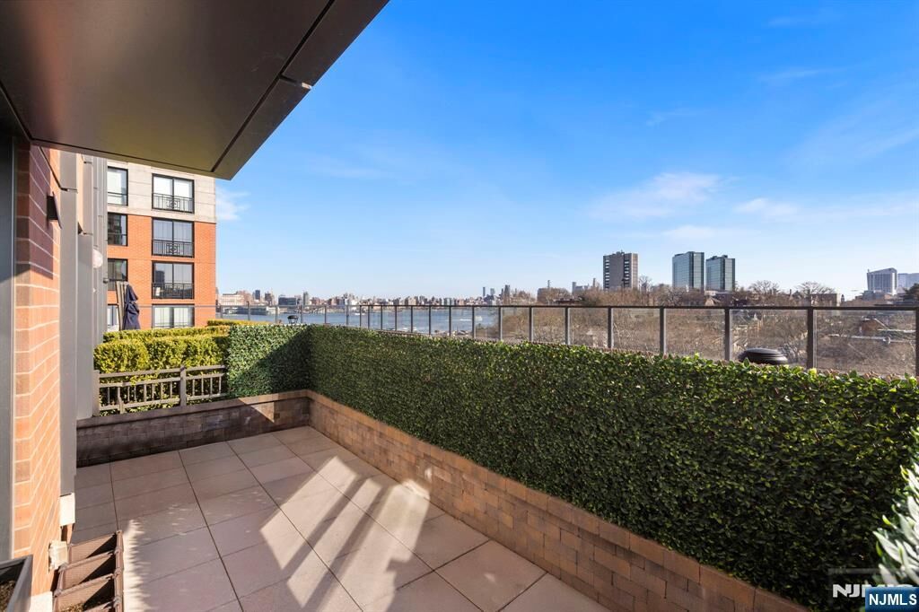 Property Photo:  1000 Maxwell Lane 8A  NJ 07030 