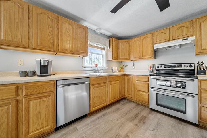 Property Photo: 80 Horizon Lane NH 03034